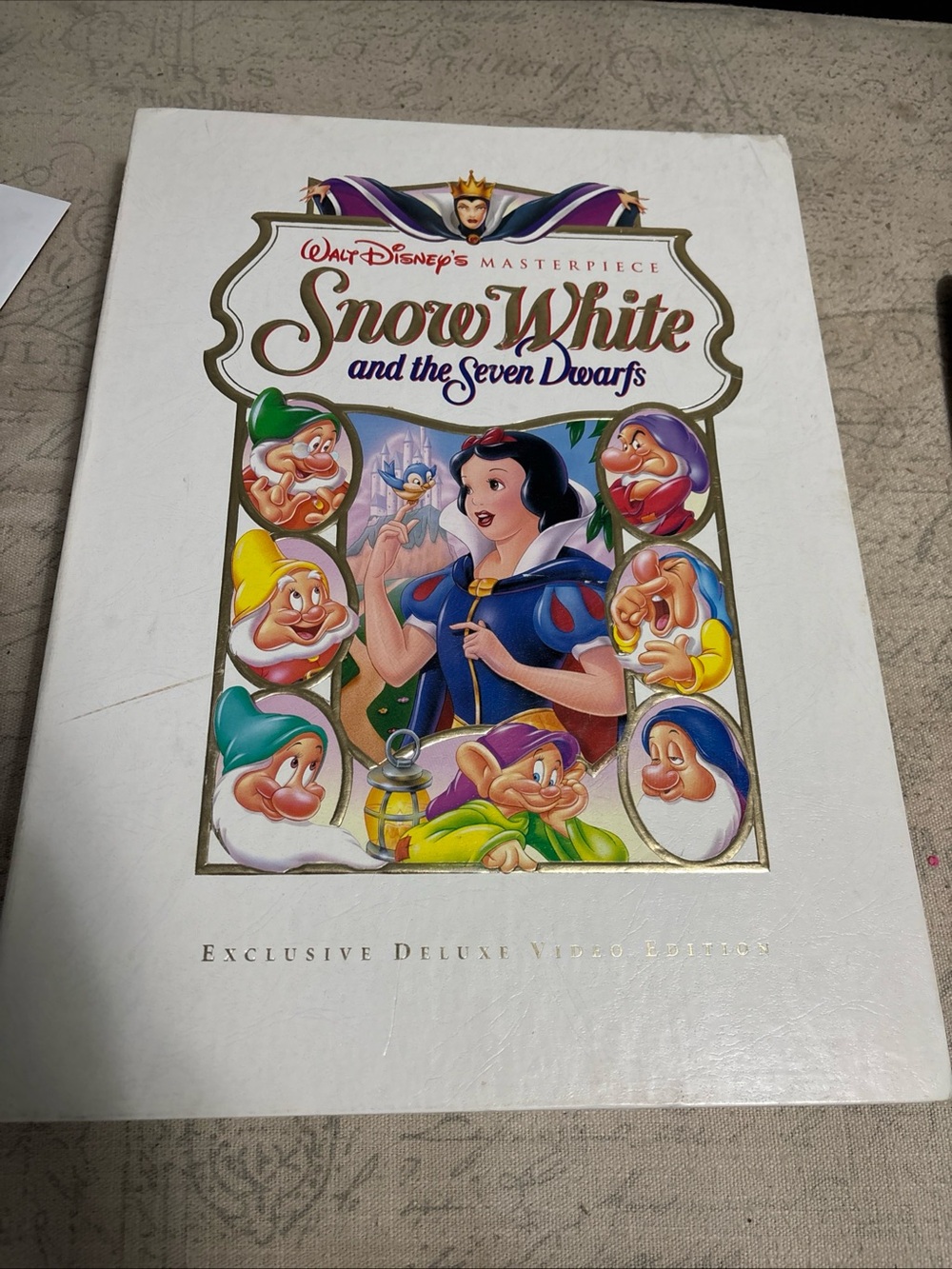 Walt Disney Snow White and the Seven Dwarfs Exclusive Deluxe Video Edition